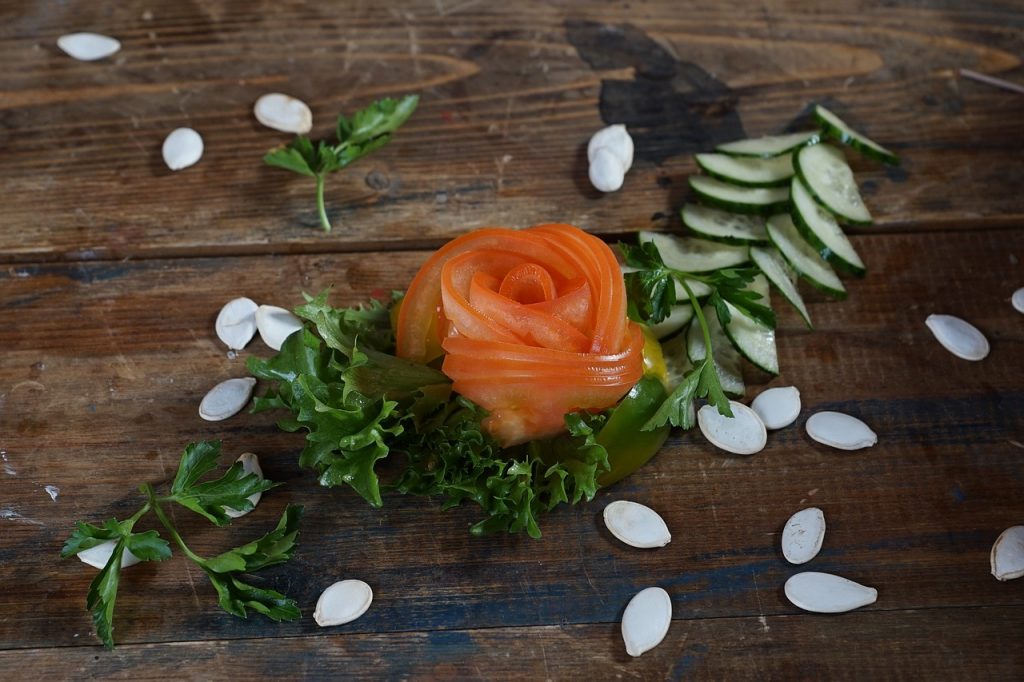 How to Make a Floral Salad or Sandwich for Your Lunch